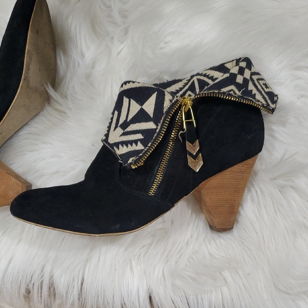 Matt Bernson Black Suede Fold Over Ankle Booties Boots Sz 8.5 - Picture 7 of 16